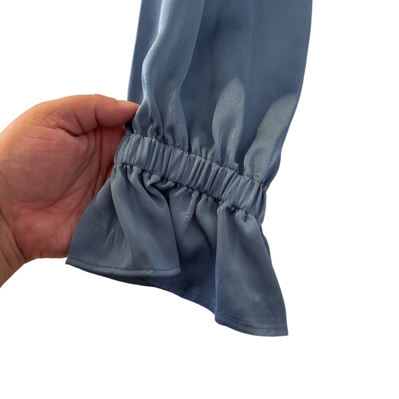 NWT Banana Republic Blue Ruffle Cuff Long Sleeve Blouse Size M - Picture 3 of 11